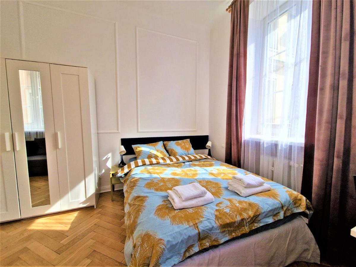 J&W Apartments Swietojanska Rooms Varsóvia Exterior foto