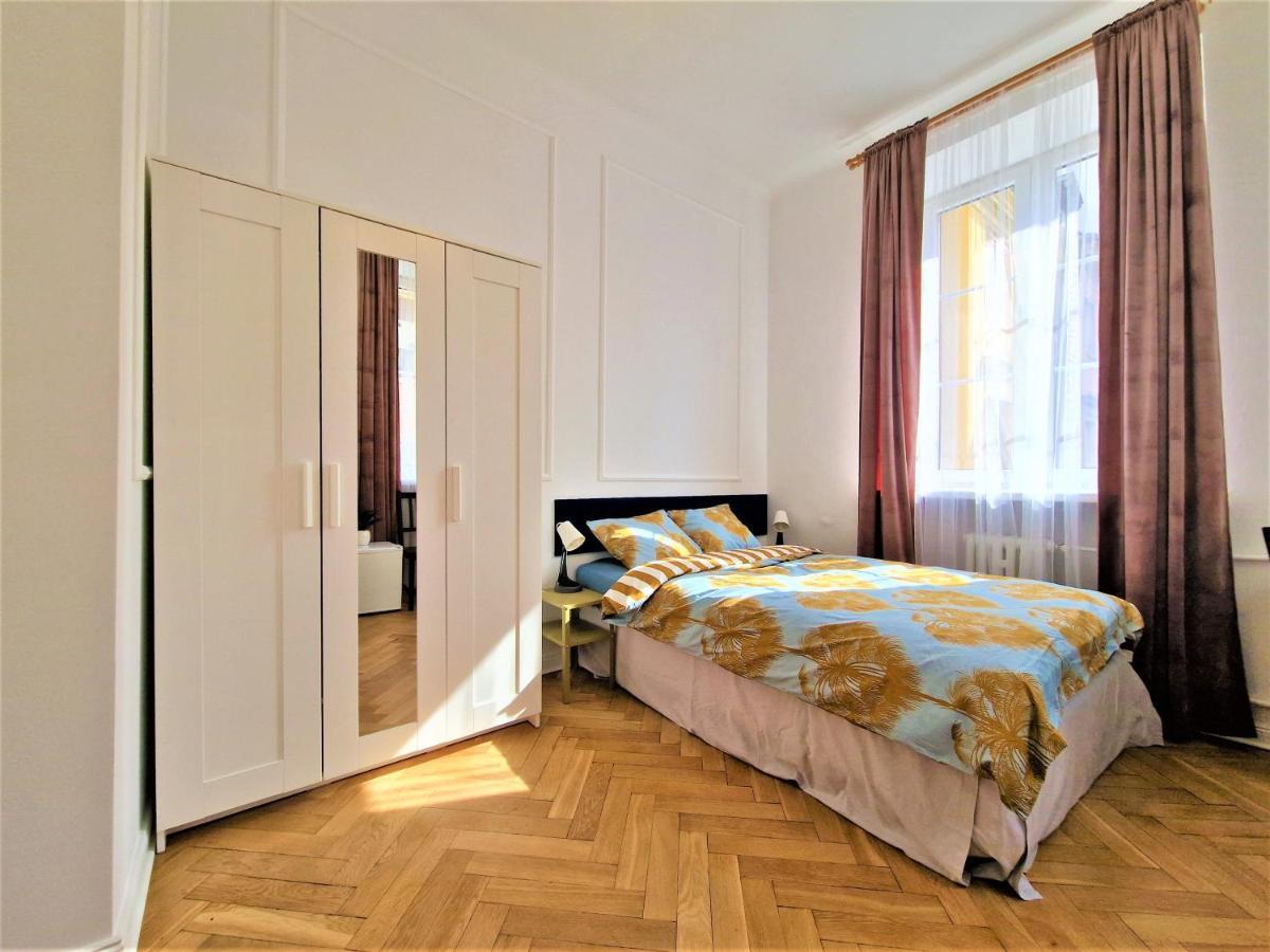 J&W Apartments Swietojanska Rooms Varsóvia Exterior foto